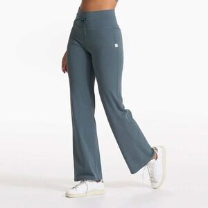 Vuori Women's Daily Wide Leg Leggings Blue Stone  Stretch Elastic Waist Size L